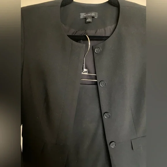 Ann Taylor Black Skirt Suit SET - Button-up Blazer and Matching Skirt - Picture 2 of 7